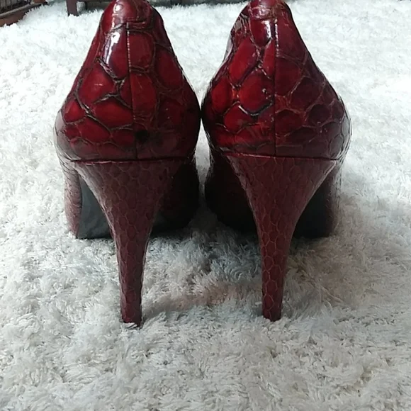 COPY - Jessica Simpson Red Snake Skin 5 inch heels - Picture 4 of 4